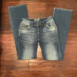 I am 57 and the length is perfect! They’re stretchy!